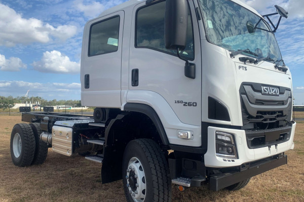 2025 Isuzu  FTS 150-260 AT C43 4X4 Cab Chassis Image 2