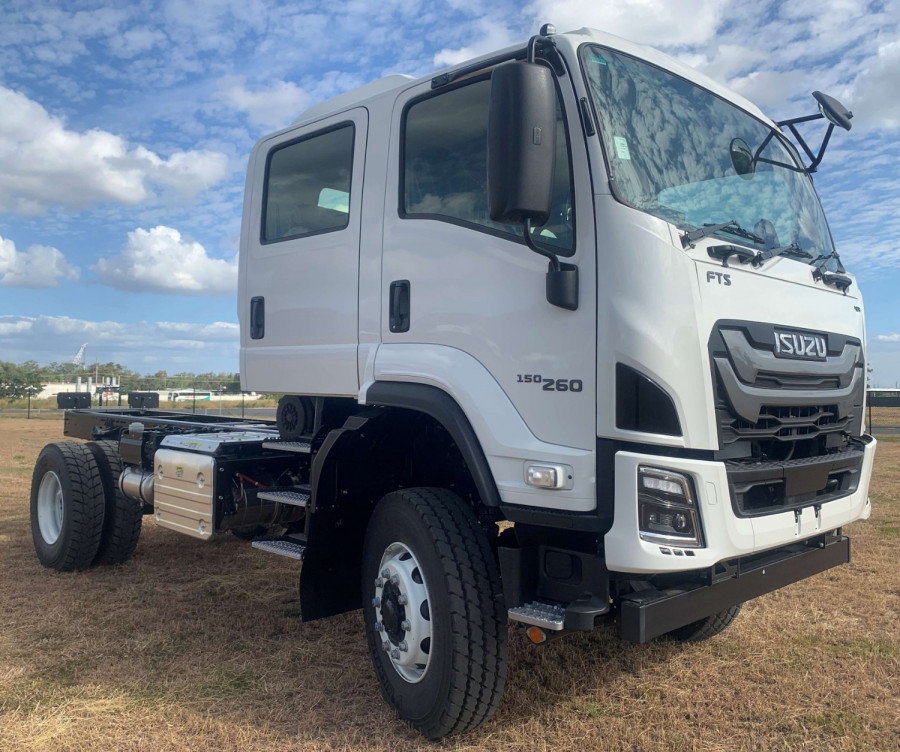 2025 Isuzu  FTS 150-260 AT C43 4X4 Cab Chassis Image 2