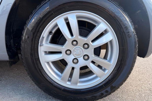 2013 Holden Barina TM CD Hatch Image 10
