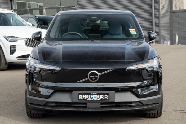 2026 Volvo EX30  Single Motor Extended Range Ultra SUV Image 4