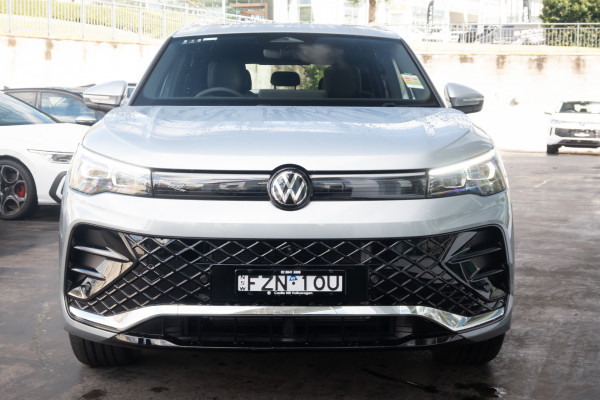 2025 MY26 Volkswagen Tiguan CT 200TSI eHybrid R-Line SUV Image 4