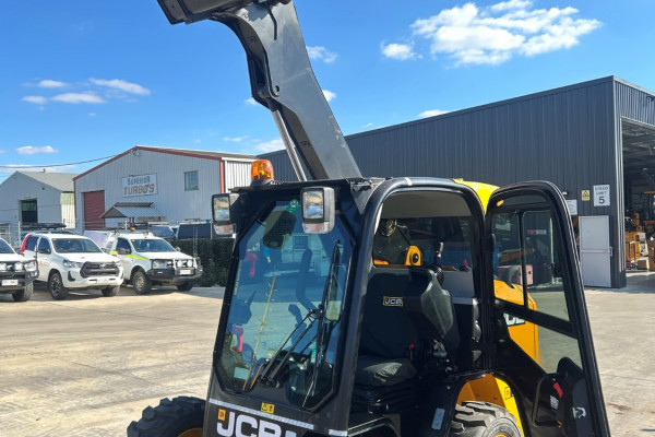 2026 JCB WHL SKID STEER LDR Wheeled Skidsteer Loader Image 6