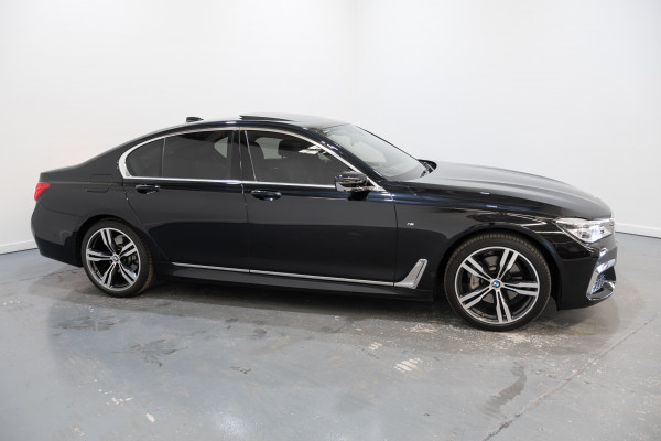 2018 BMW 7 Series 30d Sedan image 10