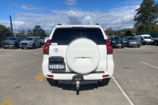 2018 Toyota LandCruiser Prado GDJ150R GXL SUV Image 6