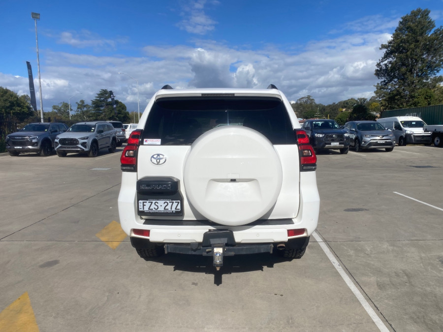 2018 Toyota LandCruiser Prado GDJ150R GXL SUV Image 6