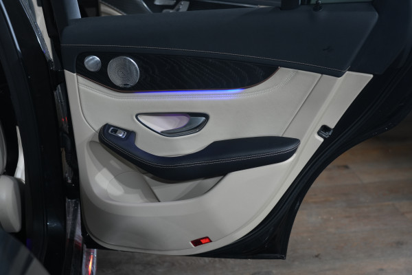 2020 Mercedes-Benz EQC EQC400 SUV image 32