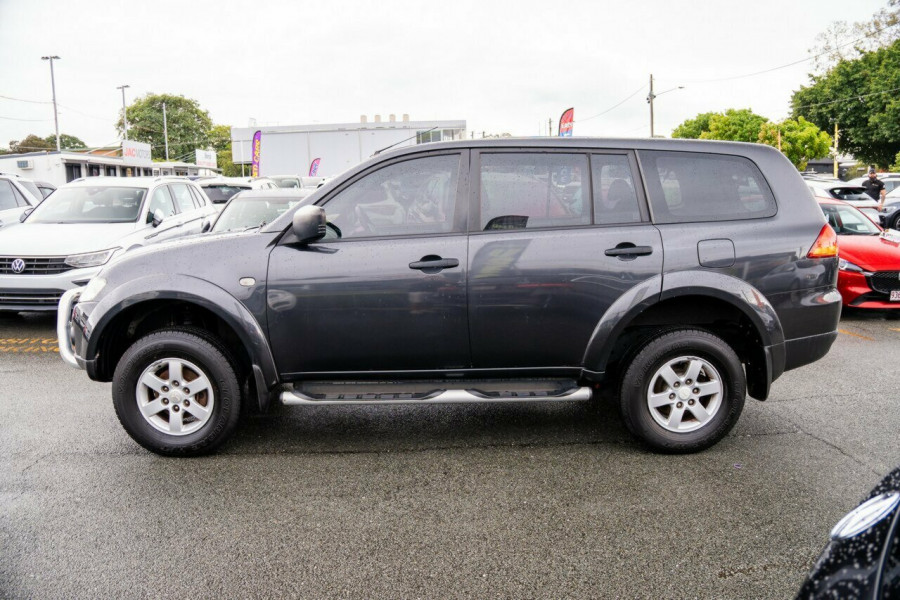2012 Mitsubishi Challenger PB Wagon Image 4