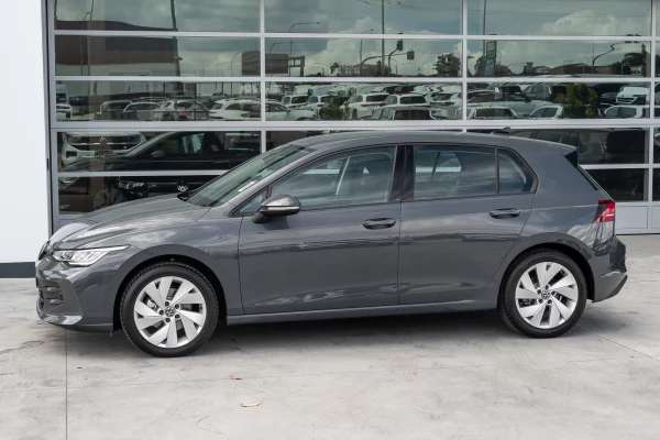 2026 Volkswagen Golf 8.5 110TSI Life Hatch Image 3