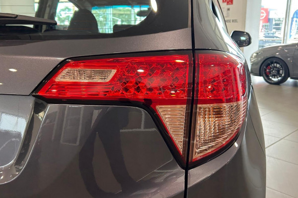 2016 Honda HR-V  VTi SUV Image 2