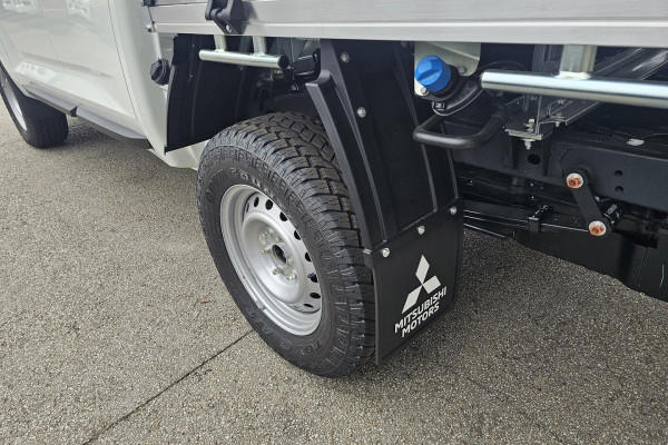 2025 Mitsubishi Triton MV  GLX Cab Chassis Image 7
