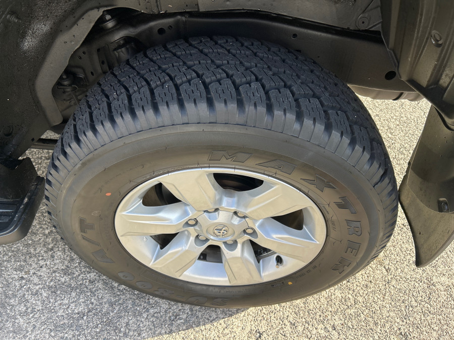 2016 Toyota LandCruiser Prado GDJ150R GXL SUV Image 19