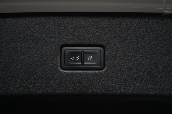 2020 Audi SQ8 F1 TDI SUV Image 36