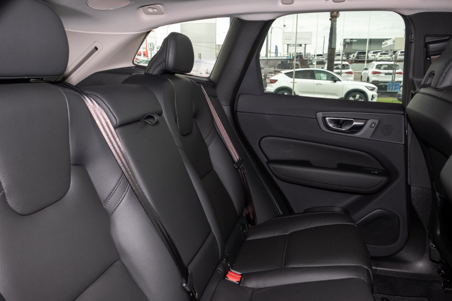 2025 Volvo XC60 UZ Plus B5 SUV Image 9