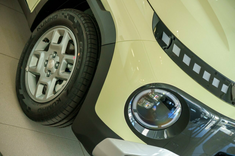 2025 Hyundai INSTER AX.V1 Cross SUV Image 6