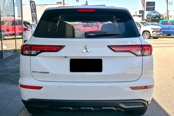 2025 MY24 Mitsubishi Outlander ZM PHEV ES SUV
