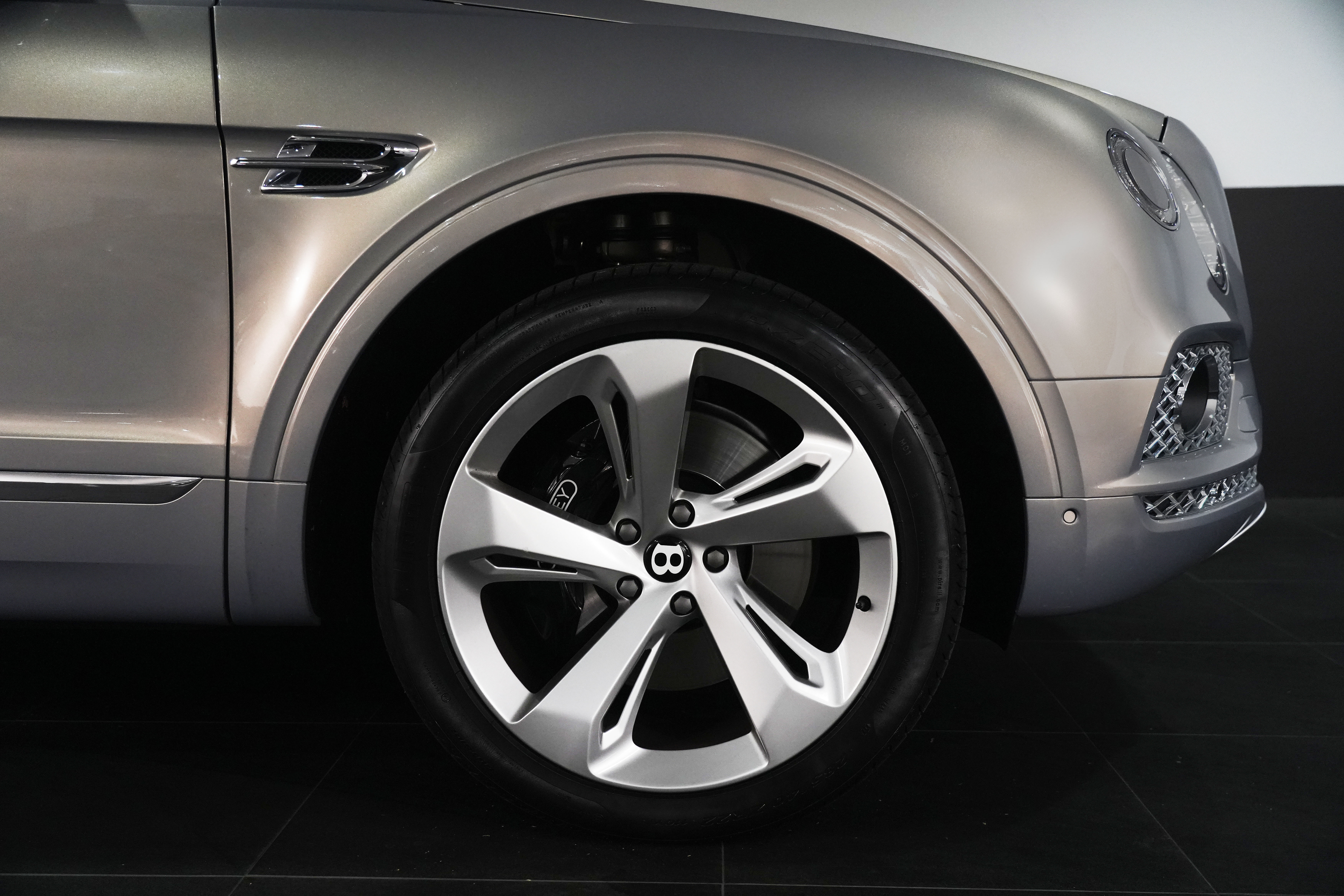 2017 Bentley Bentayga W12 SUV Image 22