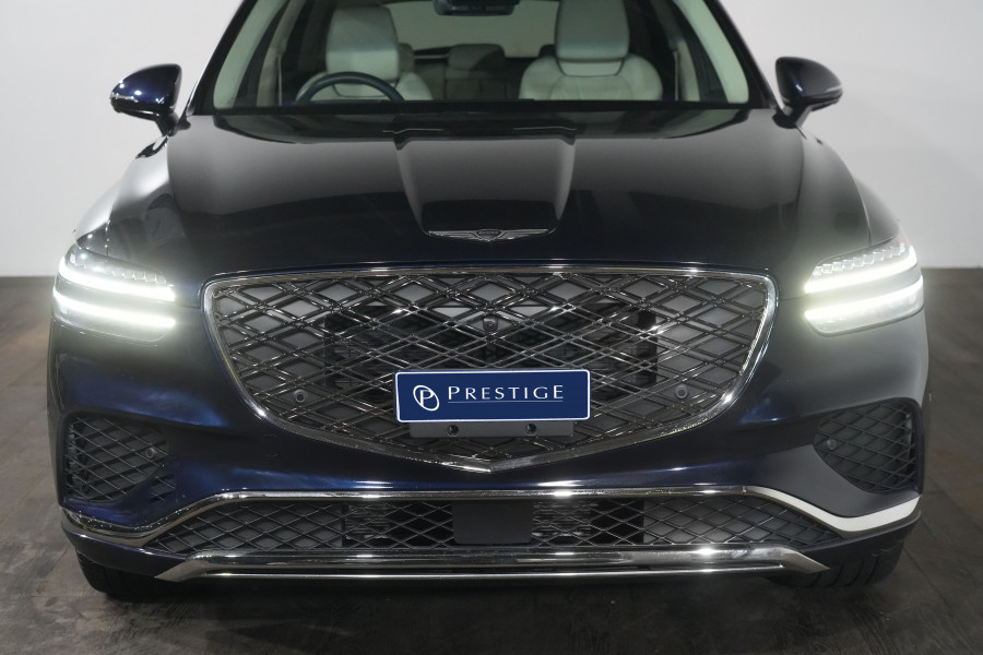 2024 Genesis GV70 2.5T SIGNATURE SUV Image 3
