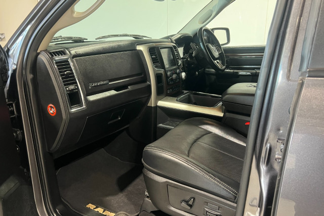 2019 Ram 1500 DS Laramie Ute Image 9