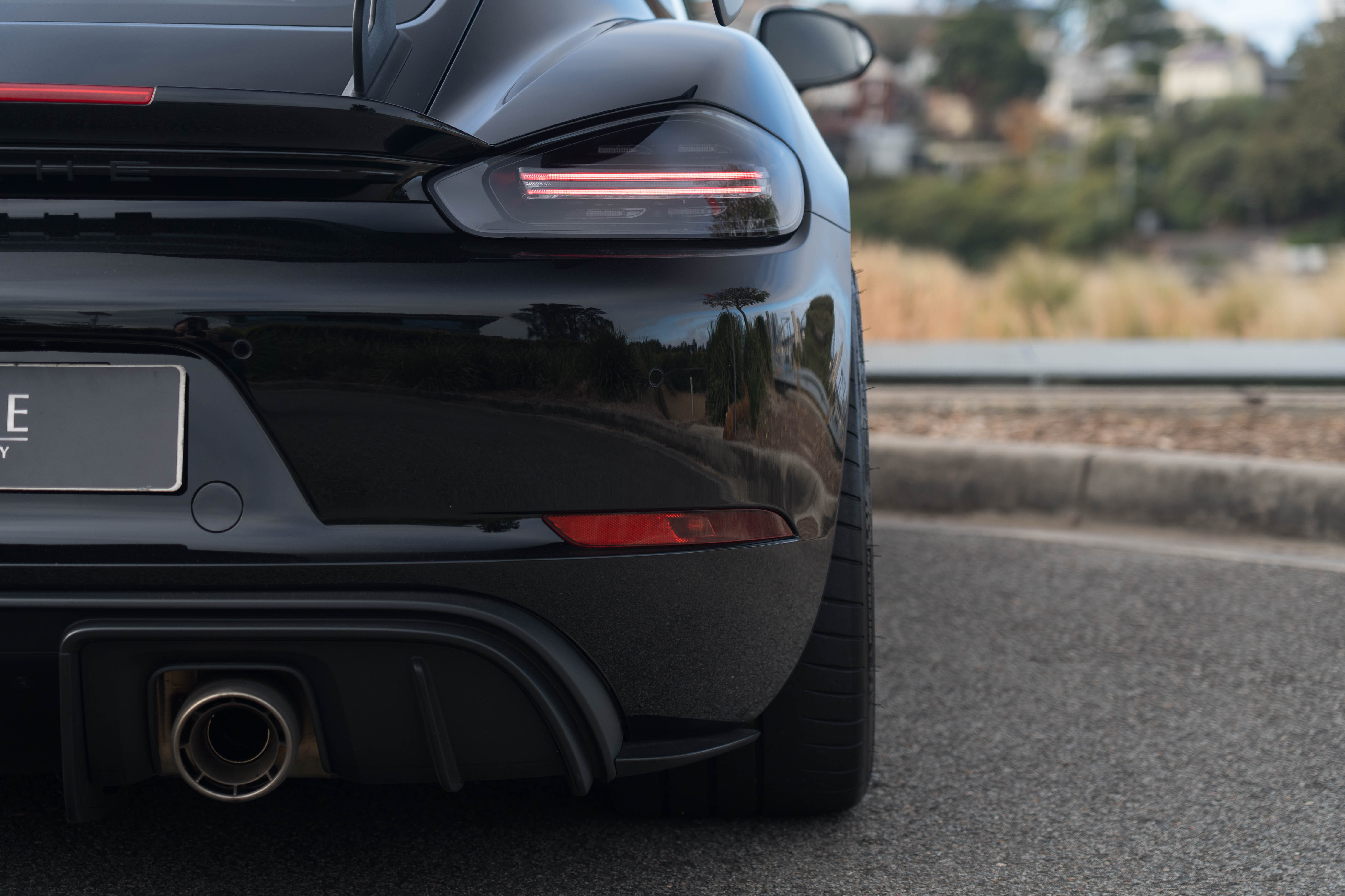 2023 Porsche 718 Cayman GT4 RS Coupe Image 10