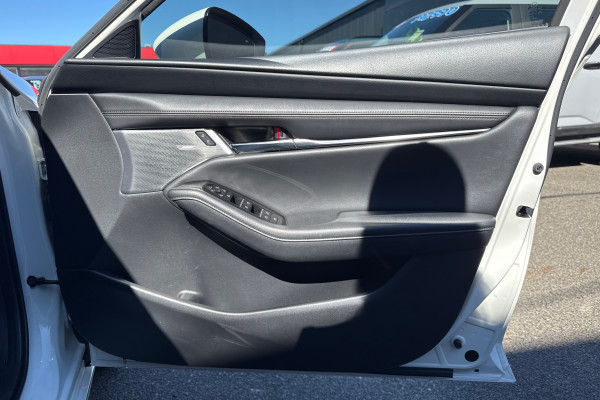 2019 Mazda 3 BP Series G25 GT Sedan Image 19
