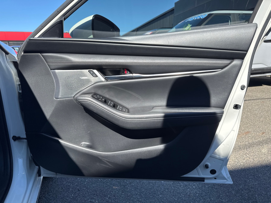 2019 Mazda 3 BP Series G25 GT Sedan Image 19