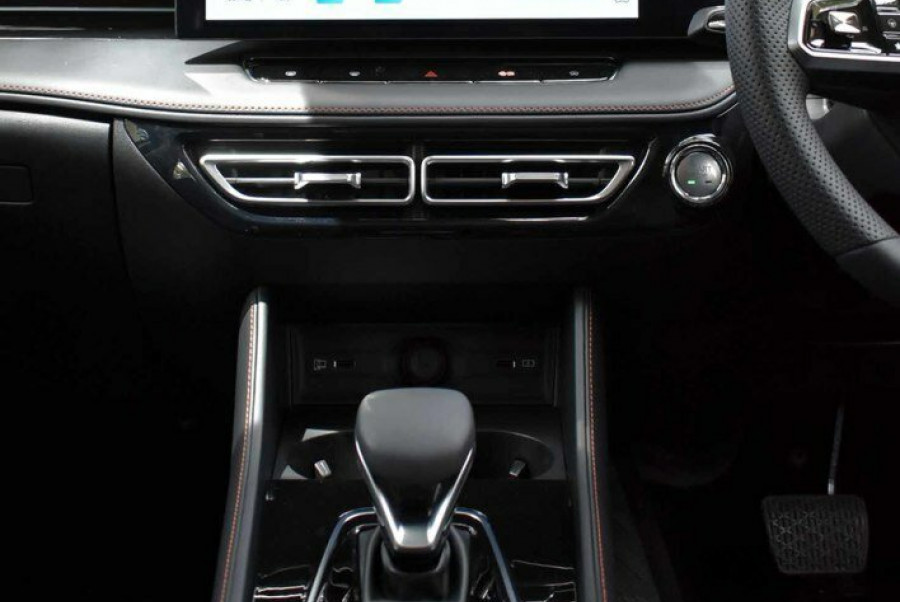 2024 MY24.5 MG HS AS33 Vibe SUV Image 16