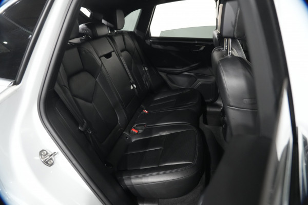 2018 Porsche Macan S SUV Image 19