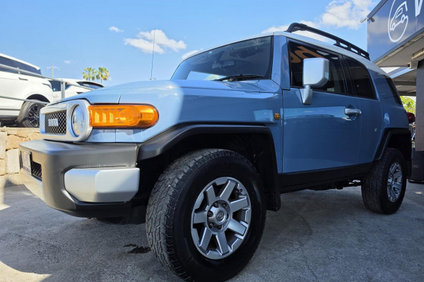 2015 MY14 Toyota FJ Cruiser GSJ15R  SUV Image 3