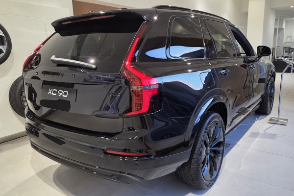 2026 Volvo XC90 L Series  Black Edition SUV Image 4