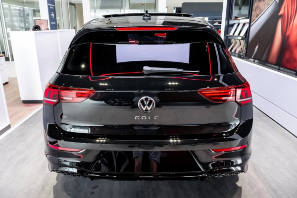 2025 Volkswagen Golf 8.5 110TSI R-Line Hatch Image 4