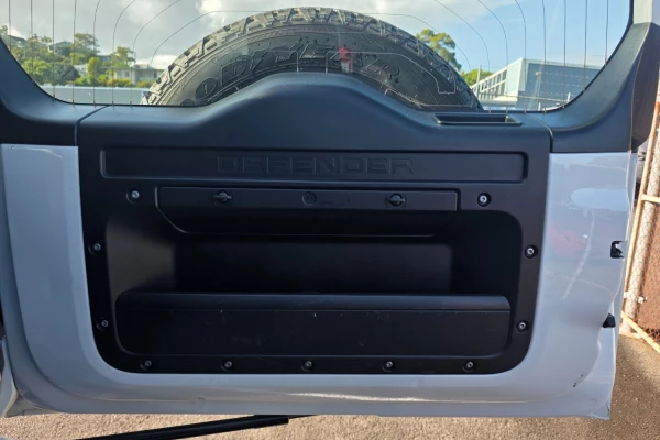 2020 MY21 Land Rover Defender L663 110 D300 SE SUV Image 10