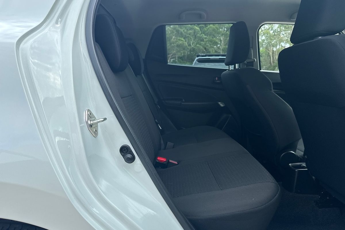 2023 Suzuki Swift AZ Series II GL Hatch Image 8