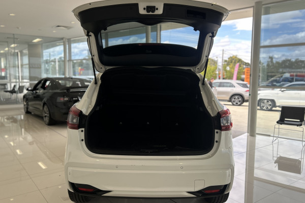 2021 Nissan QASHQAI SUV Image 17