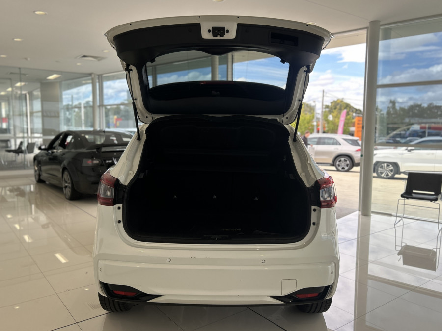 2021 Nissan QASHQAI SUV Image 17