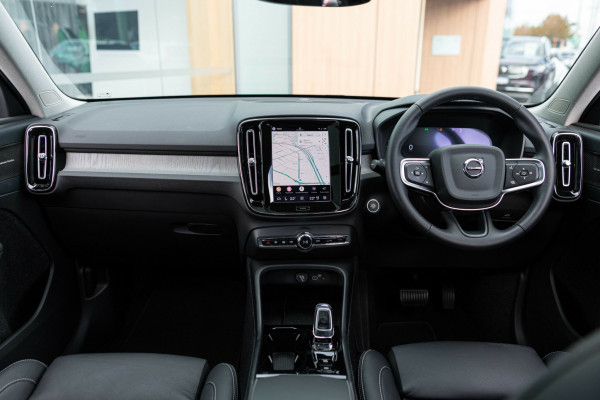 2025 MY26 Volvo XC40 XZ Ultra B4 Bright SUV Image 4