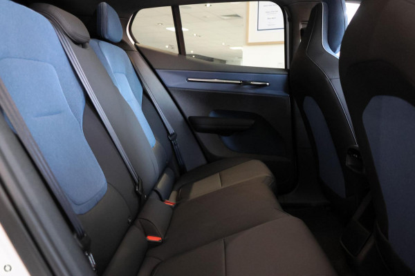 2025 Volvo EX30  Twin Motor Performance Ultra SUV Image 8