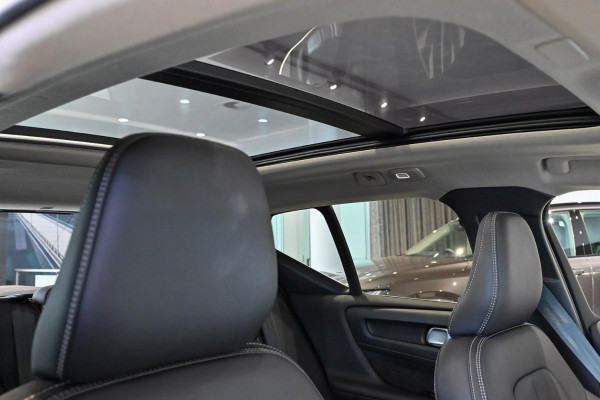 2025 MY26 Volvo XC40 XZ Ultra B4 Bright SUV Image 11