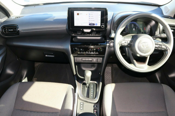 2024 Toyota Yaris Cross MXPJ10R GXL SUV Image 5