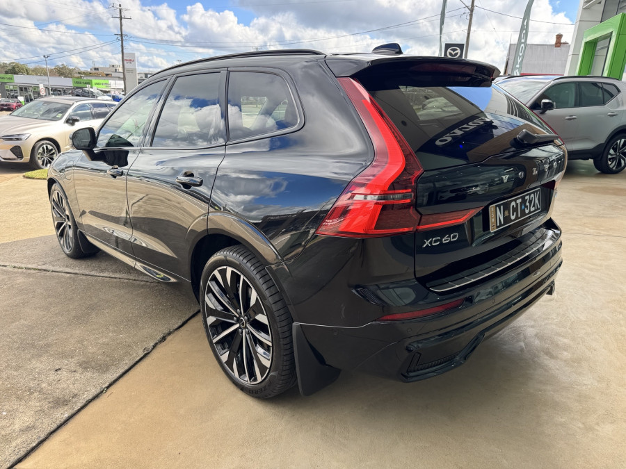 2026 Volvo XC60 UZ Ultra T8 Plug-in Hybrid Dark SUV Image 8