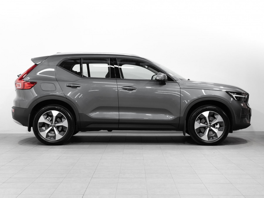 2026 Volvo XC40 XZ Plus B4 SUV Image 3