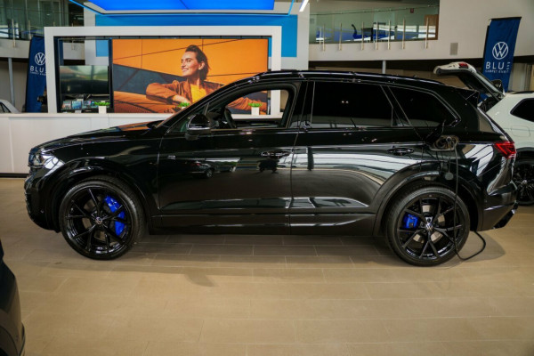 2025 Volkswagen Touareg RC R SUV