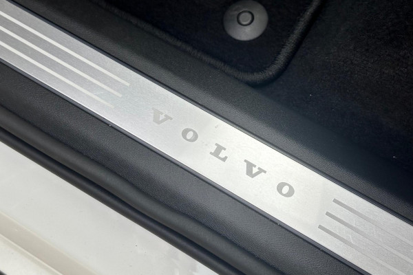 2026 Volvo XC90 L Series Black Edition SUV Image 6