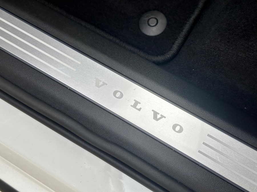 2026 Volvo XC90 L Series Black Edition SUV Image 6
