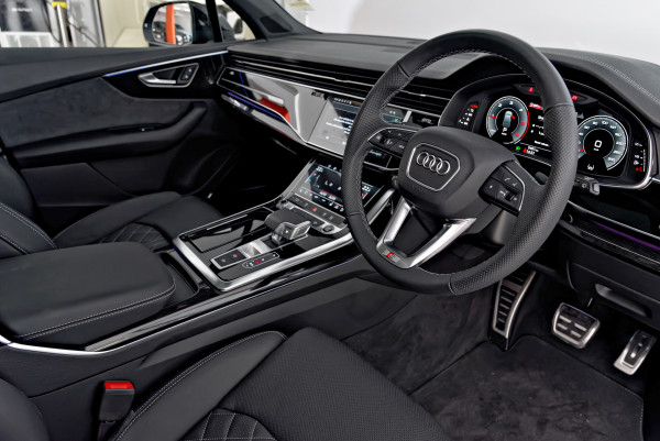 2026 MY25 Audi Q7 4M TFSI 250kW S line SUV image 7