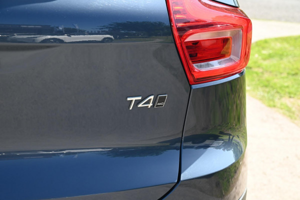 2022 Volvo XC40 XZ T4 Inscription SUV Image 7