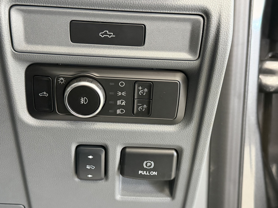 2024 Ford F-150  Lariat Dual Cab Image 26