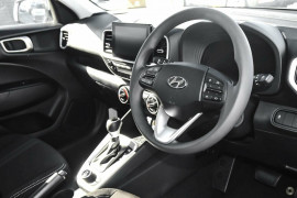 2025 Hyundai Venue QX.V5  SUV image 6