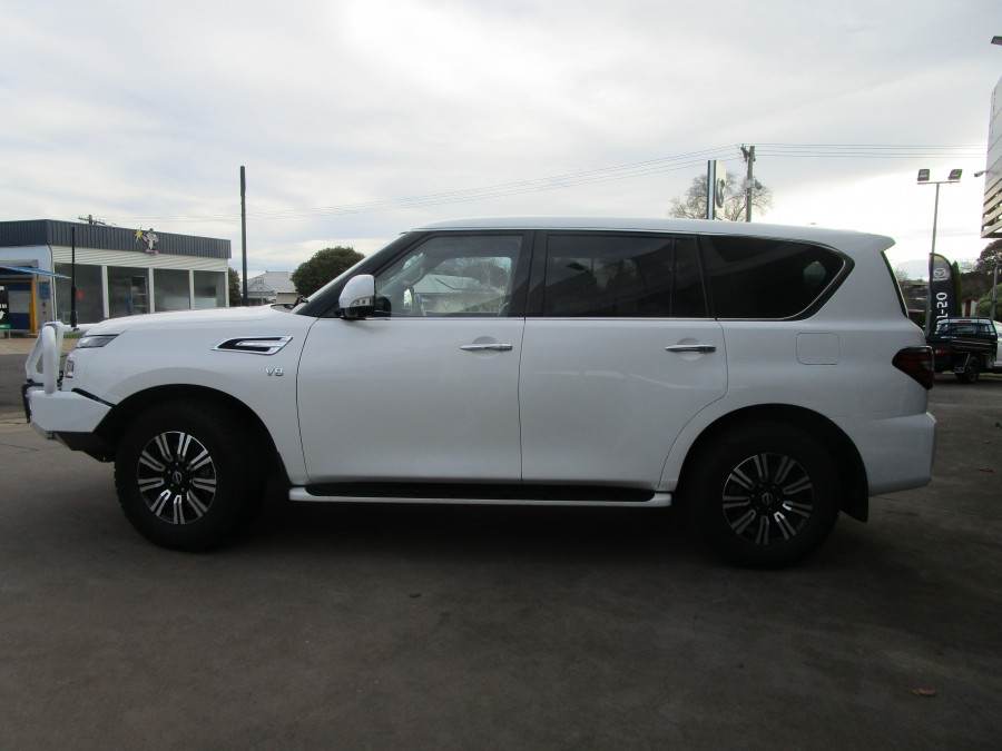 2022 Nissan Patrol PT4PATI22 Ti SUV Image 4