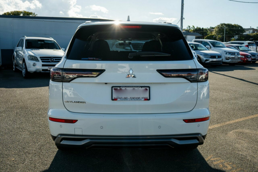 2025 Mitsubishi Outlander ZM LS SUV Image 3