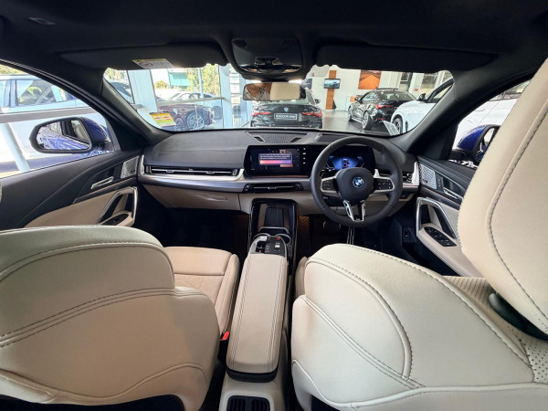 2025 BMW iX2 U10 eDrive20 M Sport SUV image 12
